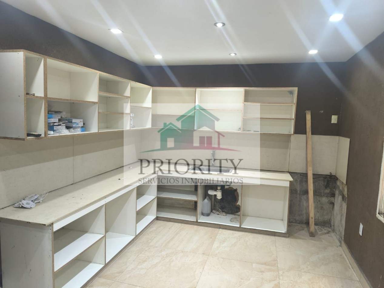 ALQUILER ZONA MERCADO ARTESANAL ZACARIAS YANCI 300